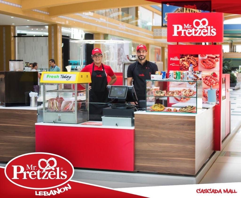A Mr. Pretzels retail kiosk.